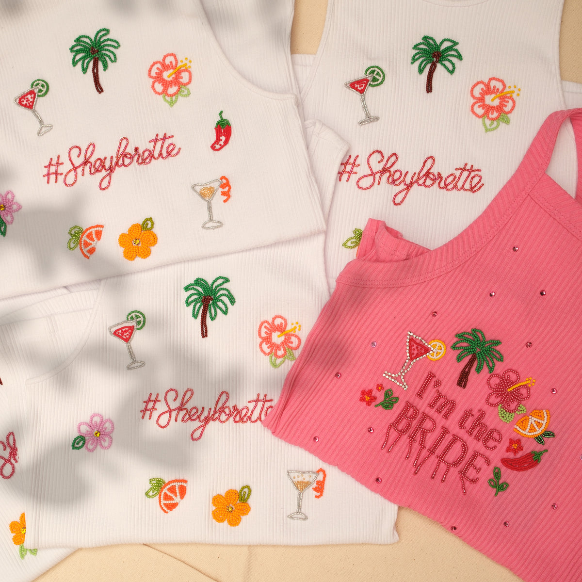 Kit de camisetas bordadas en canutillo: esqueleto rosa I'm the Bride para la novia y esqueletos blancos #Sheylorette para el grupo